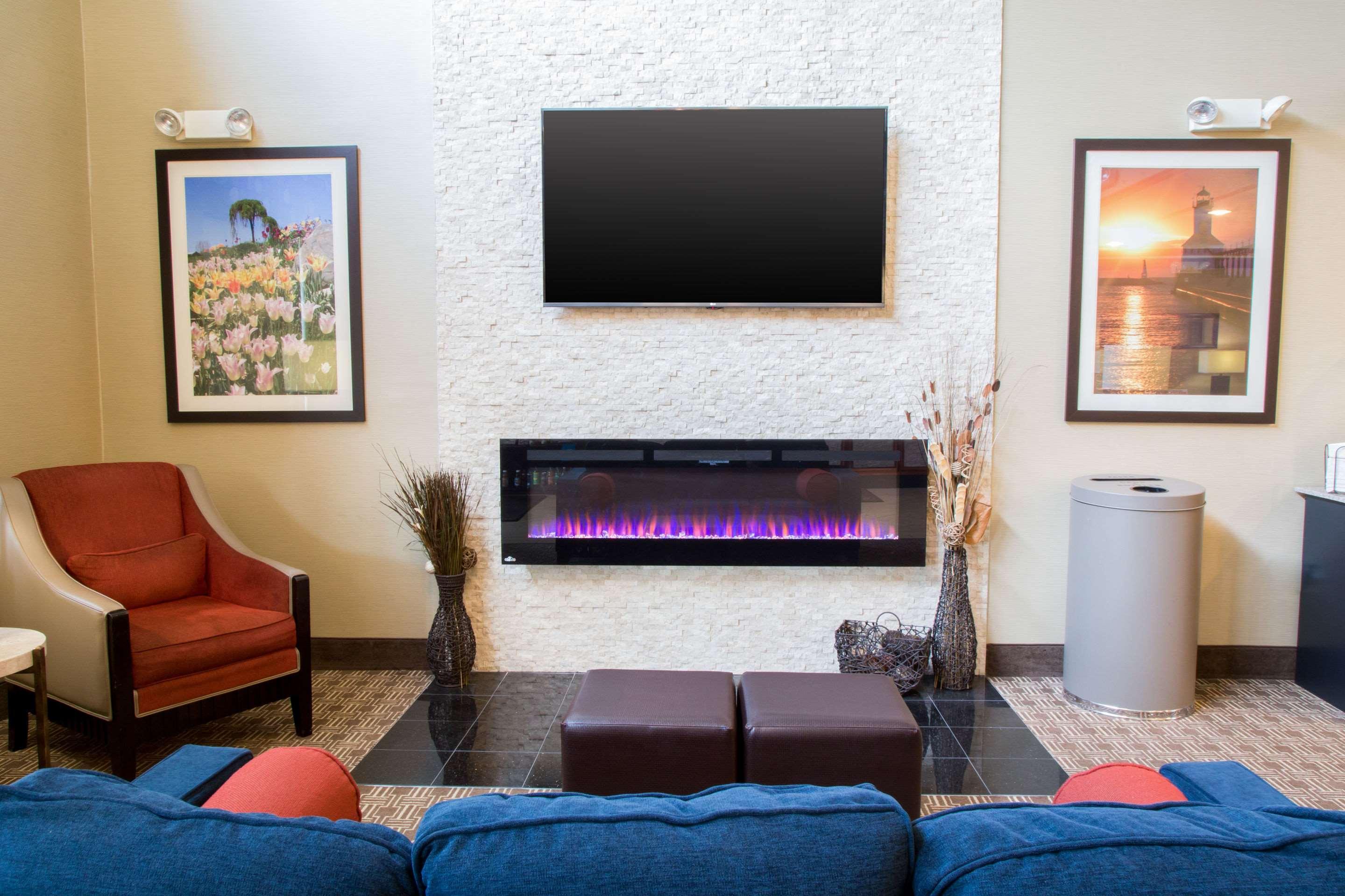 Comfort Suites Grand Rapids South Kentwood Esterno foto