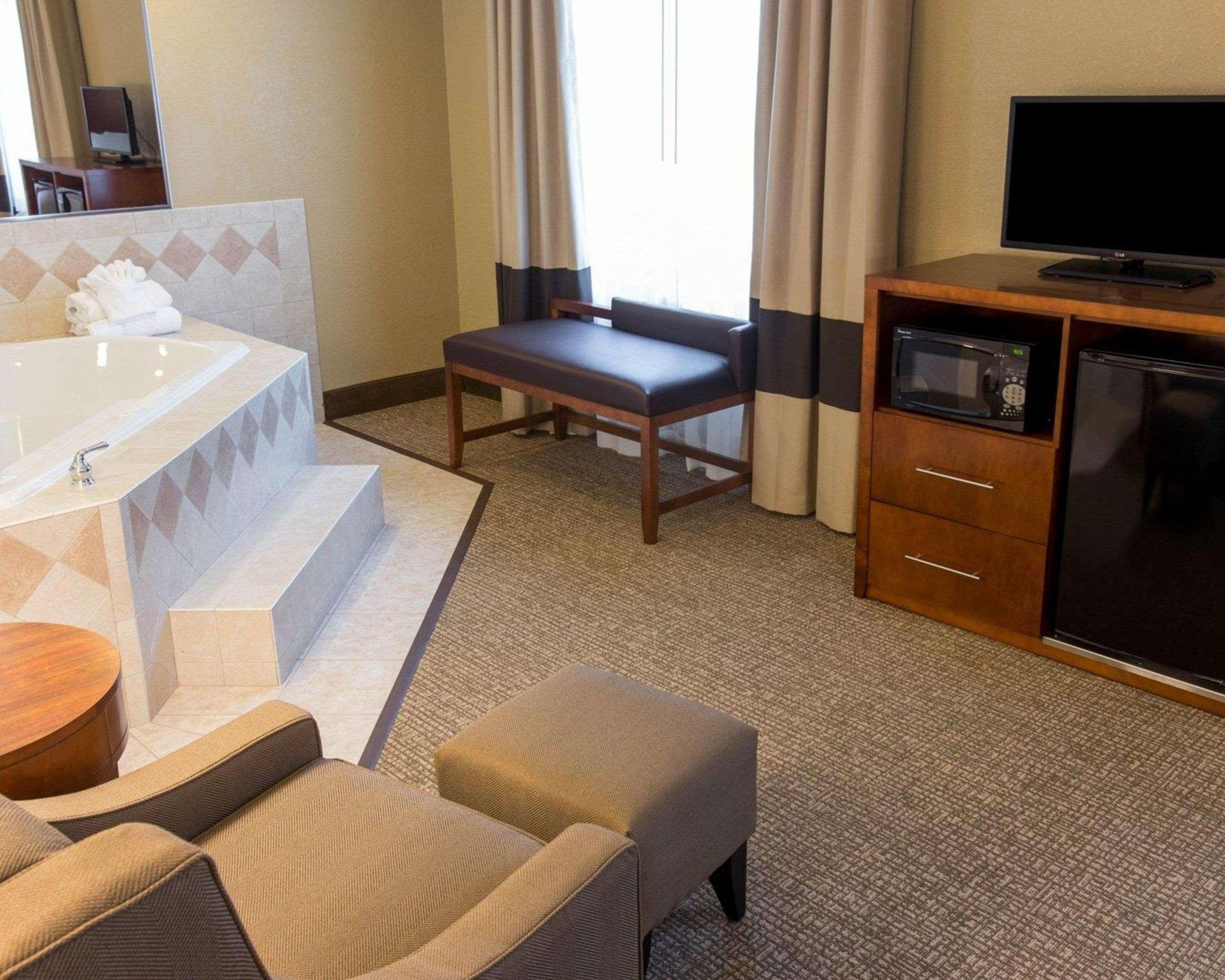 Comfort Suites Grand Rapids South Kentwood Esterno foto